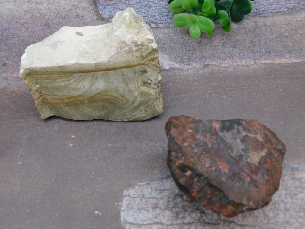 MIXED ROUGH LOT ROCK STONE LAPIDARY SPECIMEN: MIXED ROUGH LOT ROCK STONE LAPIDARY SPECIMEN - Part of our Discover Golden Attic, Crystals and Gems auction at HATMAN'S Auctions! Please see photos for measurements and condition. YES, we have in-hous