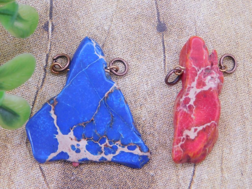 IMPRESSION JASPER PENDANTS ROCK STONE LAPIDARY SPECIMEN: IMPRESSION JASPER PENDANTS ROCK STONE LAPIDARY SPECIMEN - Part of our Discover Golden Attic, Crystals and Gems auction at HATMAN'S Auctions! Please see photos for measurements and condition. YES, we