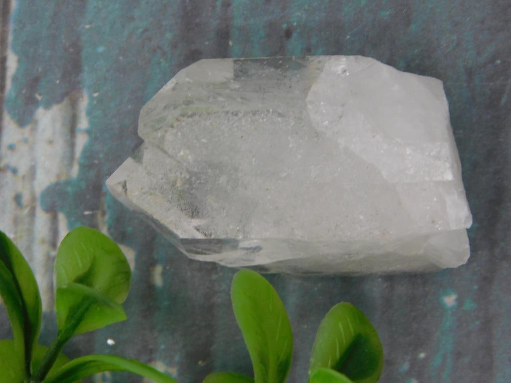 QUARTZ ROCK STONE LAPIDARY SPECIMEN: QUARTZ ROCK STONE LAPIDARY SPECIMEN - Part of our Discover Golden Attic, Crystals and Gems auction at HATMAN'S Auctions! Please see photos for measurements and condition. YES, we have in-house