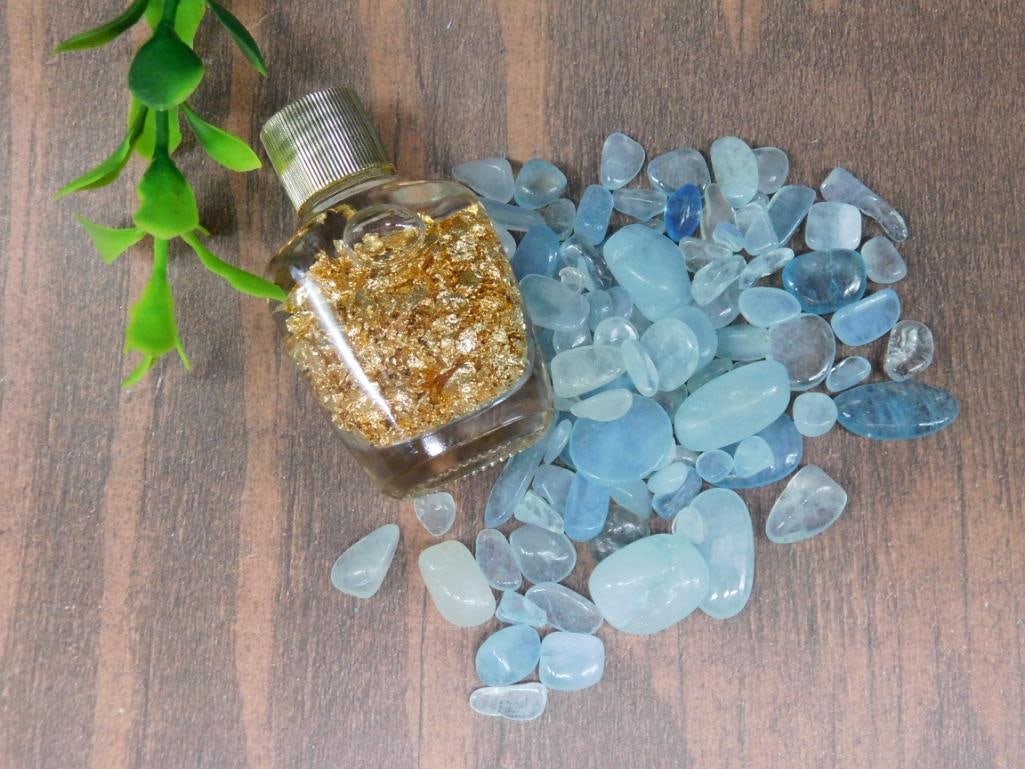 MIXED LOT ROCK STONE LAPIDARY SPECIMEN: MIXED LOT ROCK STONE LAPIDARY SPECIMEN - Part of our Discover Golden Attic, Crystals and Gems auction at HATMAN'S Auctions! Please see photos for measurements and condition. YES, we have in-house