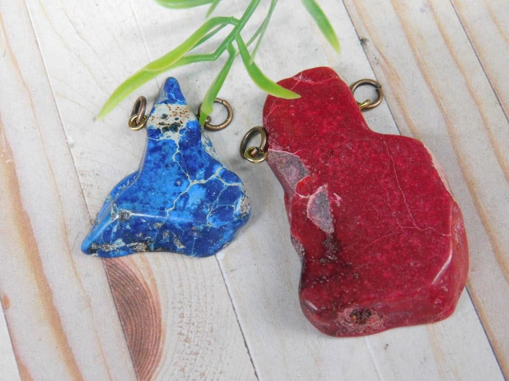 IMPRESSION JASPER PENDANTS ROCK STONE LAPIDARY SPECIMEN: IMPRESSION JASPER PENDANTS ROCK STONE LAPIDARY SPECIMEN - Part of our Discover Golden Attic, Crystals and Gems auction at HATMAN'S Auctions! Please see photos for measurements and condition. YES, we