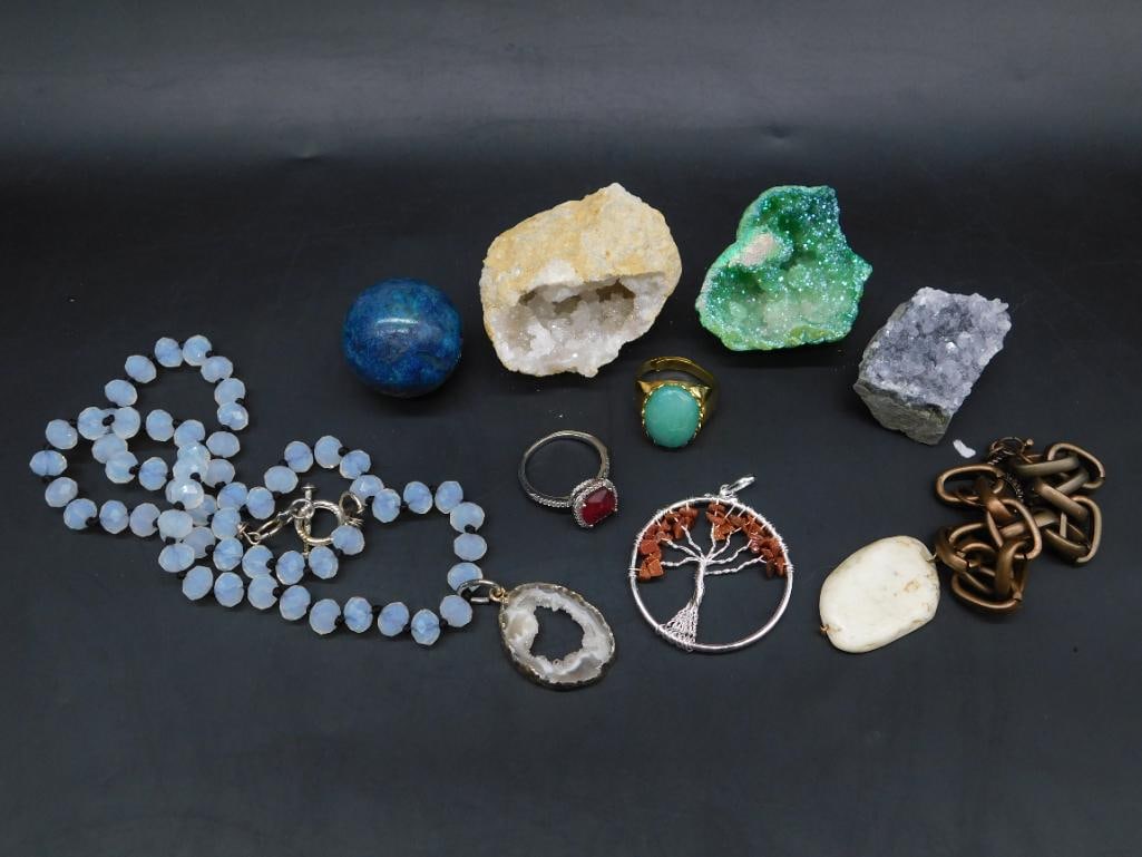 MIXED JEWELRY LOT ROCK STONE LAPIDARY SPECIMEN: MIXED JEWELRY LOT ROCK STONE LAPIDARY SPECIMEN - Part of our Discover Golden Attic, Crystals and Gems auction at HATMAN'S Auctions! Please see photos for measurements and condition. YES, we have