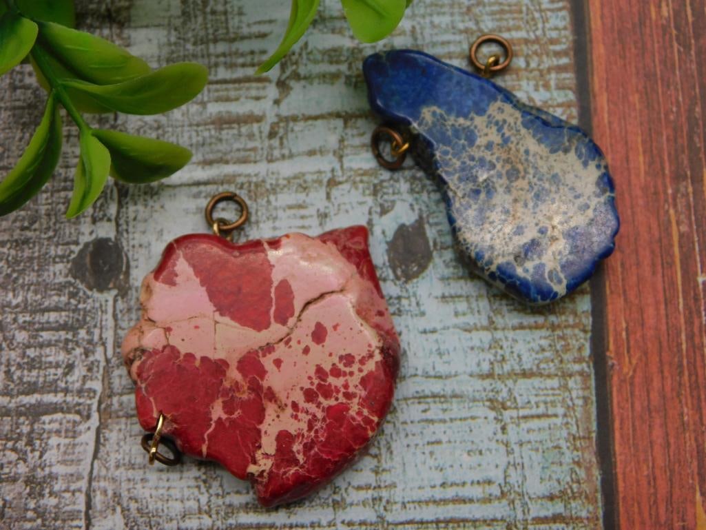 IMPRESSION JASPER PENDANTS ROCK STONE LAPIDARY SPECIMEN: IMPRESSION JASPER PENDANTS ROCK STONE LAPIDARY SPECIMEN - Part of our Discover Golden Attic, Crystals and Gems auction at HATMAN'S Auctions! Please see photos for measurements and condition. YES, we