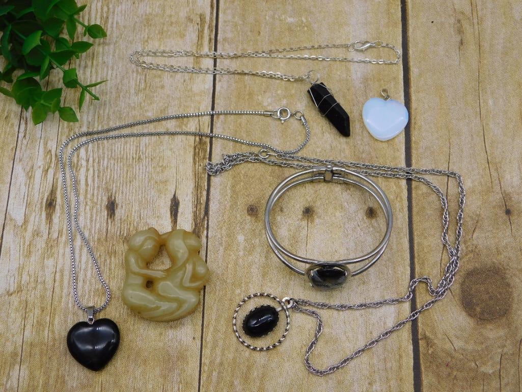 MIXED JEWELRY LOT ROCK STONE LAPIDARY SPECIMEN: MIXED JEWELRY LOT ROCK STONE LAPIDARY SPECIMEN - Part of our Discover Golden Attic, Crystals and Gems auction at HATMAN'S Auctions! Please see photos for measurements and condition. YES, we have in-ho