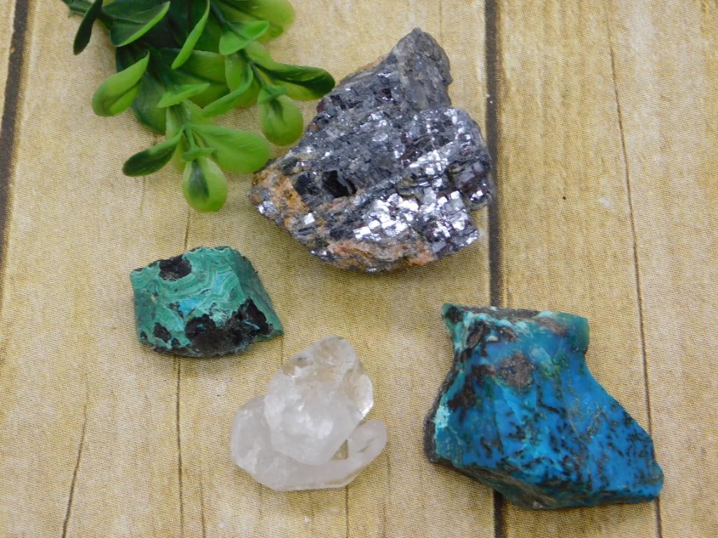 MIXED LOT ROCK STONE LAPIDARY SPECIMEN: MIXED LOT ROCK STONE LAPIDARY SPECIMEN - Part of our Discover Golden Attic, Crystals and Gems auction at HATMAN'S Auctions! Please see photos for measurements and condition. YES, we have in-house ship