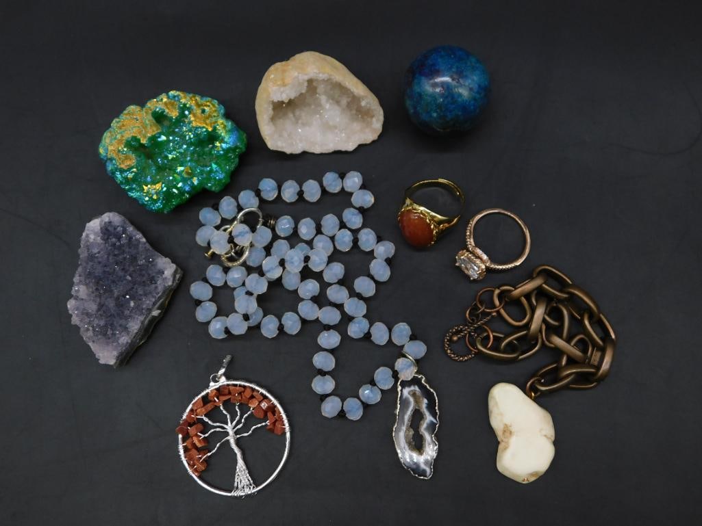 MIXED JEWELRY LOT ROCK STONE LAPIDARY SPECIMEN: MIXED JEWELRY LOT ROCK STONE LAPIDARY SPECIMEN - Part of our Discover Golden Attic, Crystals and Gems auction at HATMAN'S Auctions! Please see photos for measurements and condition. YES, we have