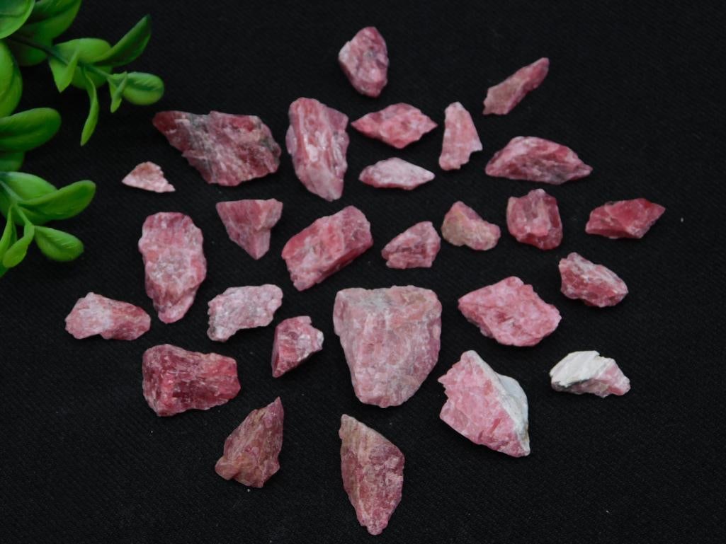 GEM RHODONITE ROCK STONE LAPIDARY SPECIMEN: GEM RHODONITE ROCK STONE LAPIDARY SPECIMEN - Part of our Discover Golden Attic, Crystals and Gems auction at HATMAN'S Auctions! Please see photos for measurements and condition. YES, we have in-house