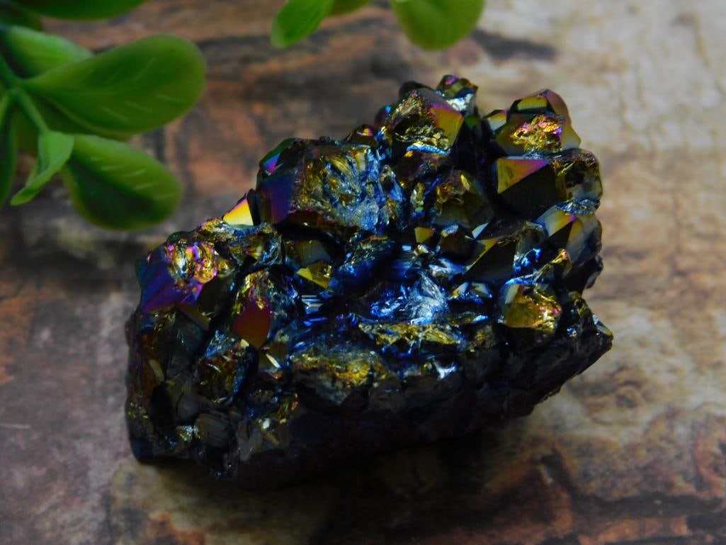 ANGEL AURA AMETHYST ROCK STONE LAPIDARY SPECIMEN: ANGEL AURA AMETHYST ROCK STONE LAPIDARY SPECIMEN - Part of our Discover Golden Attic, Crystals and Gems auction at HATMAN'S Auctions! Please see photos for measurements and condition. YES, we have