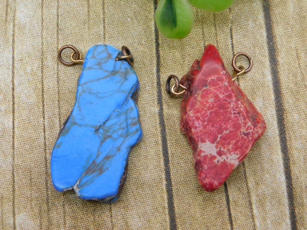 IMPRESSION JASPER PENDANTS ROCK STONE LAPIDARY SPECIMEN: IMPRESSION JASPER PENDANTS ROCK STONE LAPIDARY SPECIMEN - Part of our Discover Golden Attic, Crystals and Gems auction at HATMAN'S Auctions! Please see photos for measurements and condition. YES, we