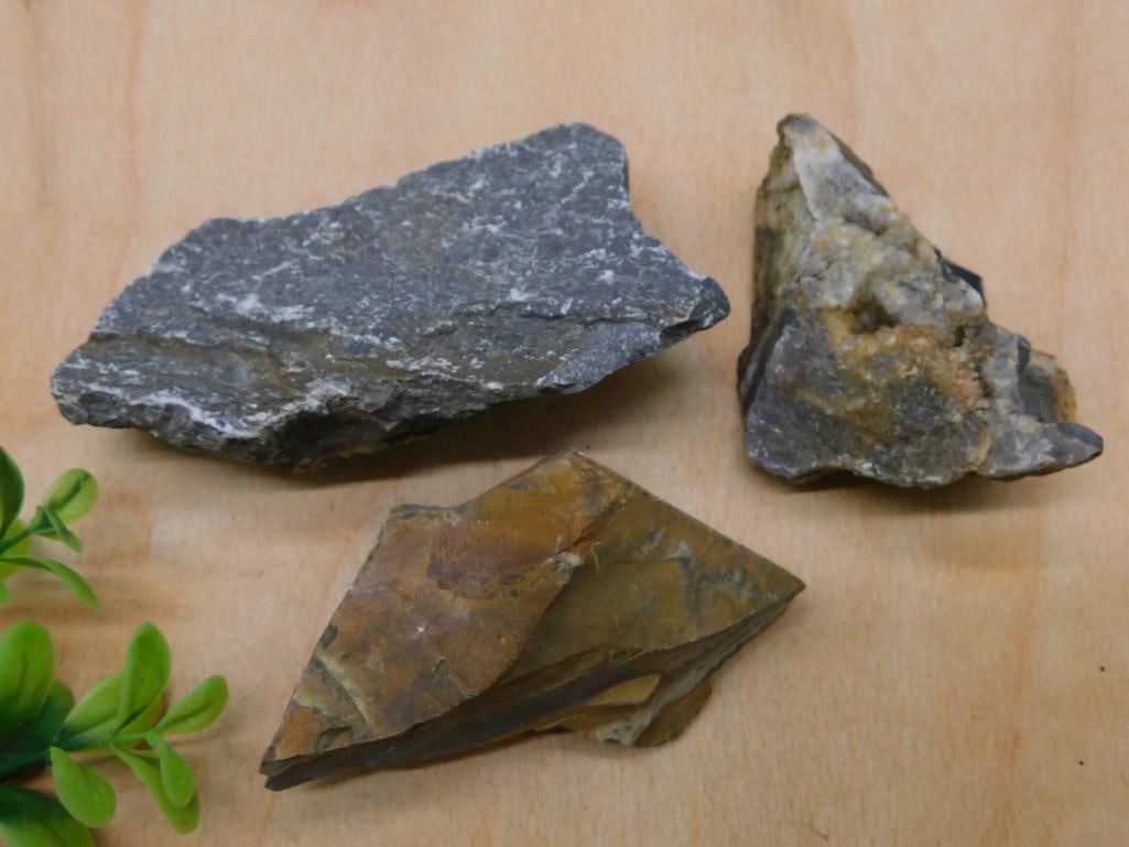 JASPER ROCK STONE LAPIDARY SPECIMEN: JASPER ROCK STONE LAPIDARY SPECIMEN - Part of our Discover Golden Attic, Crystals and Gems auction at HATMAN'S Auctions! Please see photos for measurements and condition. YES, we have in-house