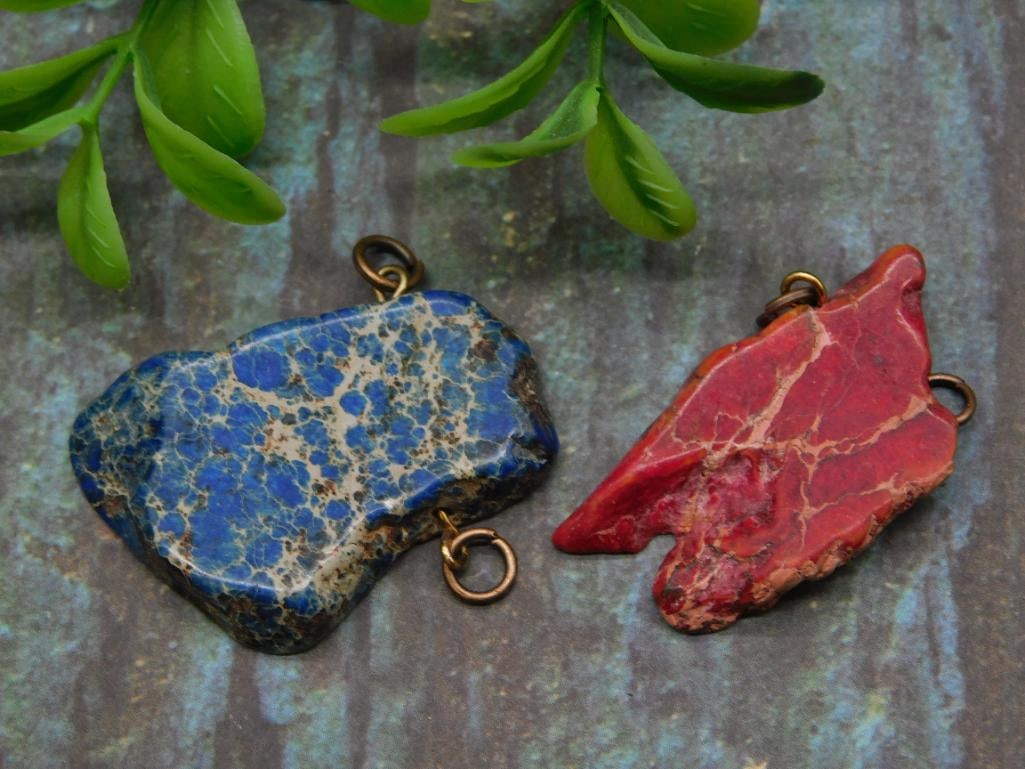IMPRESSION JASPER PENDANTS ROCK STONE LAPIDARY SPECIMEN: IMPRESSION JASPER PENDANTS ROCK STONE LAPIDARY SPECIMEN - Part of our Discover Golden Attic, Crystals and Gems auction at HATMAN'S Auctions! Please see photos for measurements and condition. YES, we