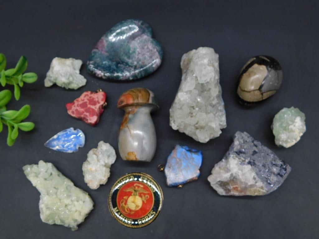 MIXED LOT ROCK STONE LAPIDARY SPECIMEN: MIXED LOT ROCK STONE LAPIDARY SPECIMEN - Part of our Discover Golden Attic, Crystals and Gems auction at HATMAN'S Auctions! Please see photos for measurements and condition. YES, we have in-house