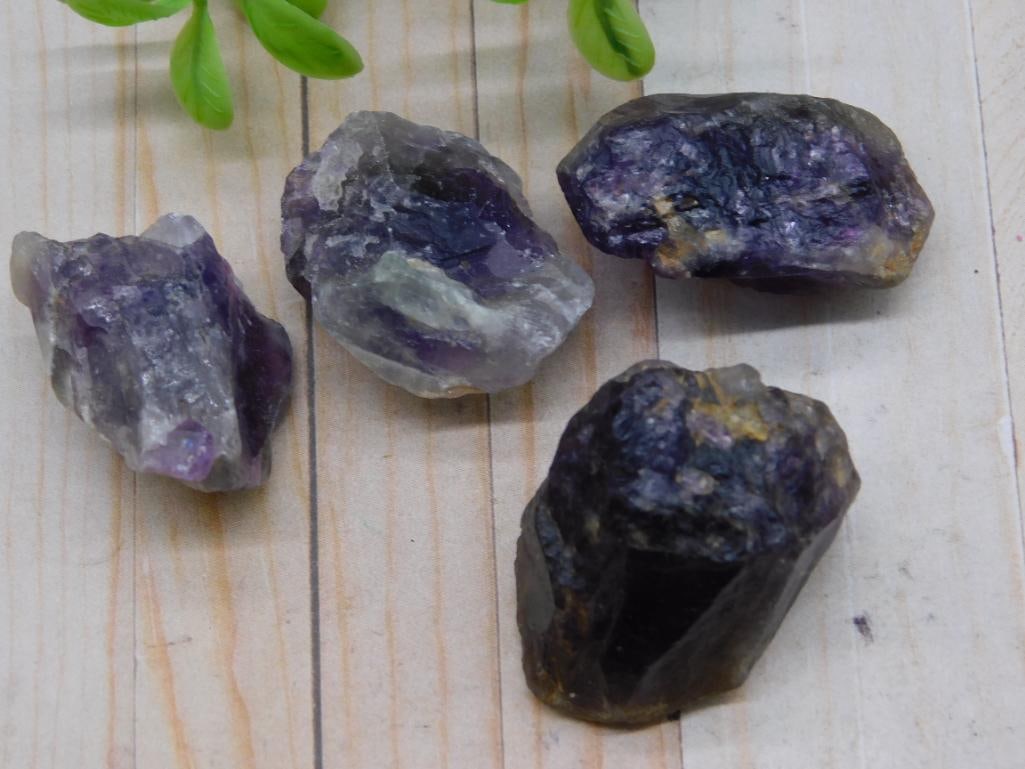 AMETHYST ROCK STONE LAPIDARY SPECIMEN: AMETHYST ROCK STONE LAPIDARY SPECIMEN - Part of our Discover Golden Attic, Crystals and Gems auction at HATMAN'S Auctions! Please see photos for measurements and condition. YES, we have in-house shipp