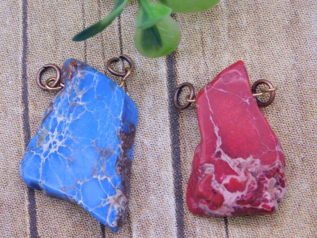 IMPRESSION JASPER PENDANTS ROCK STONE LAPIDARY SPECIMEN: IMPRESSION JASPER PENDANTS ROCK STONE LAPIDARY SPECIMEN - Part of our Discover Golden Attic, Crystals and Gems auction at HATMAN'S Auctions! Please see photos for measurements and condition. YES, we