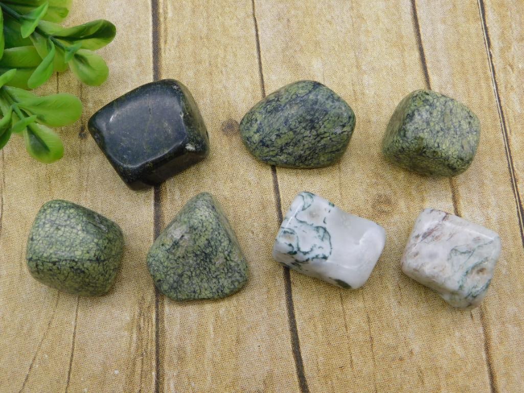 MIXED TUMBLED ROCK STONE LAPIDARY SPECIMEN: MIXED TUMBLED ROCK STONE LAPIDARY SPECIMEN - Part of our Discover Golden Attic, Crystals and Gems auction at HATMAN'S Auctions! Please see photos for measurements and condition. YES, we have in-house 