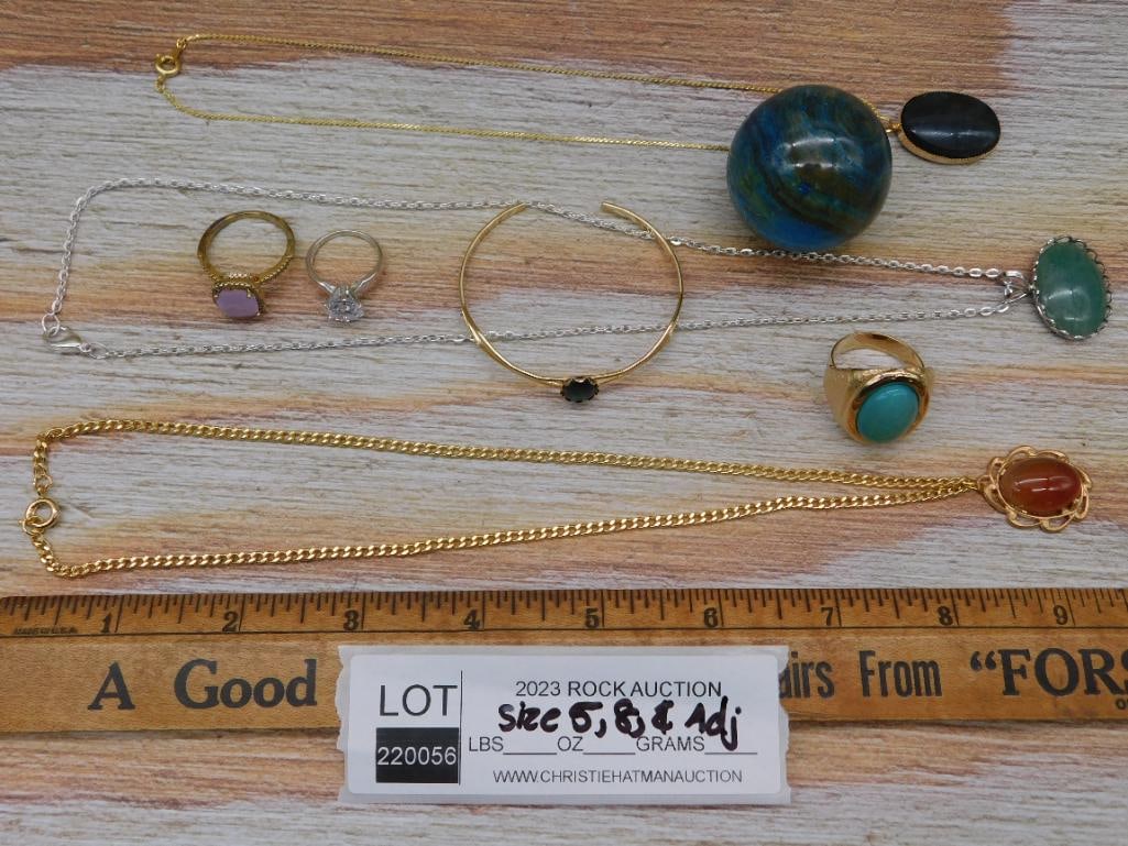 MIXED JEWELRY LOT ROCK STONE LAPIDARY SPECIMEN: MIXED JEWELRY LOT ROCK STONE LAPIDARY SPECIMEN - Part of our Discover Golden Attic, Crystals and Gems auction at HATMAN'S Auctions! Please see photos for measurements and condition. YES, we have