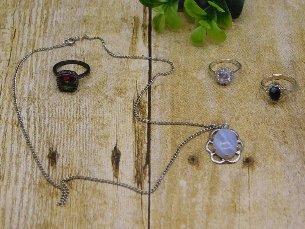 MIXED JEWELRY LOT ROCK STONE LAPIDARY SPECIMEN: MIXED JEWELRY LOT ROCK STONE LAPIDARY SPECIMEN - Part of our Discover Golden Attic, Crystals and Gems auction at HATMAN'S Auctions! Please see photos for measurements and condition. YES, we have