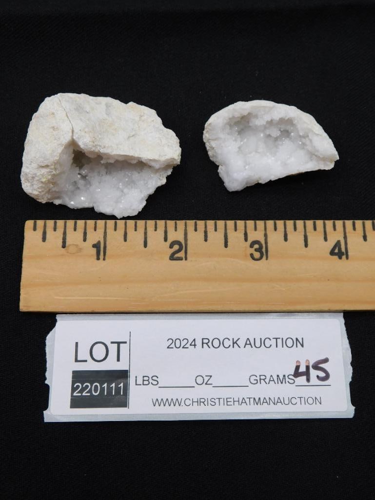 GEODE ROCK STONE LAPIDARY SPECIMEN: GEODE ROCK STONE LAPIDARY SPECIMEN - Part of our Discover Golden Attic, Crystals and Gems auction at HATMAN'S Auctions! Please see photos for measurements and condition. YES, we have in-house