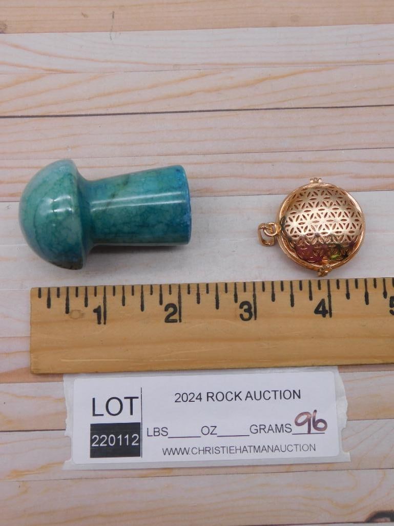 MIXED LOT ROCK STONE LAPIDARY SPECIMEN: MIXED LOT ROCK STONE LAPIDARY SPECIMEN - Part of our Discover Golden Attic, Crystals and Gems auction at HATMAN'S Auctions! Please see photos for measurements and condition. YES, we have in-house ship