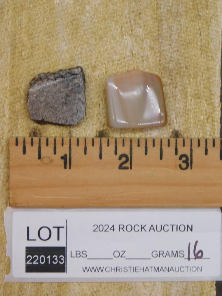 MIXED LOT ROCK STONE LAPIDARY SPECIMEN: MIXED LOT ROCK STONE LAPIDARY SPECIMEN - Part of our Discover Golden Attic, Crystals and Gems auction at HATMAN'S Auctions! Please see photos for measurements and condition. YES, we have in-house
