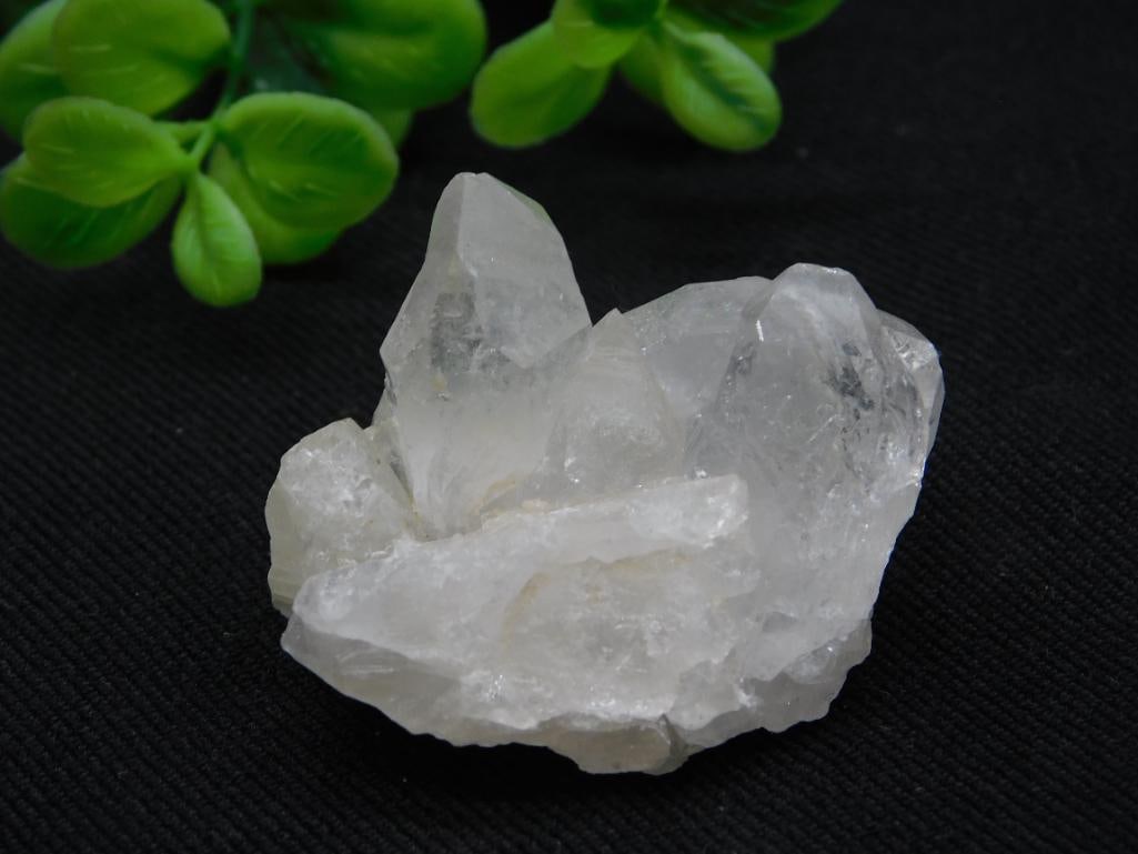 QUARTZ ROCK STONE LAPIDARY SPECIMEN: QUARTZ ROCK STONE LAPIDARY SPECIMEN - Part of our Discover Golden Attic, Crystals and Gems auction at HATMAN'S Auctions! Please see photos for measurements and condition. YES, we have in-house