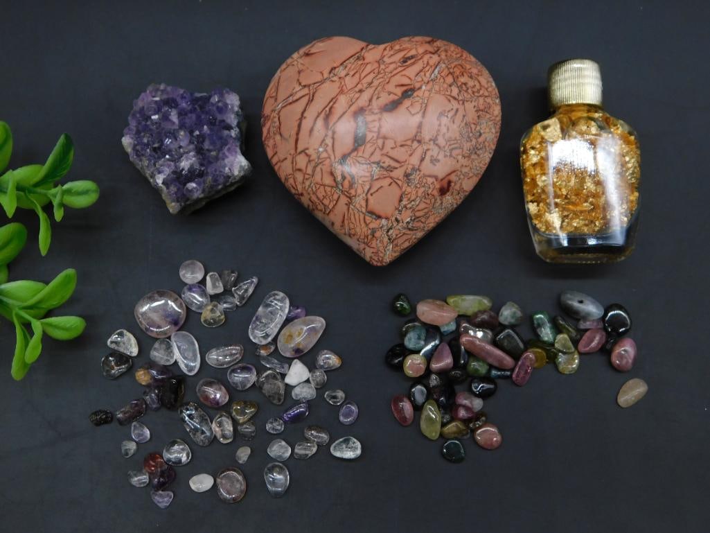 MIXED LOT ROCK STONE LAPIDARY SPECIMEN: MIXED LOT ROCK STONE LAPIDARY SPECIMEN - Part of our Discover Golden Attic, Crystals and Gems auction at HATMAN'S Auctions! Please see photos for measurements and condition. YES, we have in-house