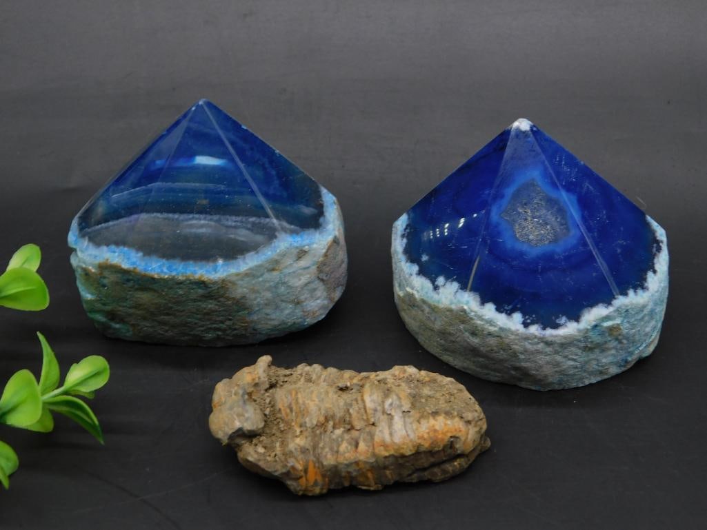 MIXED LOT ROCK STONE LAPIDARY SPECIMEN: MIXED LOT ROCK STONE LAPIDARY SPECIMEN - Part of our Discover Golden Attic, Crystals and Gems auction at HATMAN'S Auctions! Please see photos for measurements and condition. YES, we have in-house ship