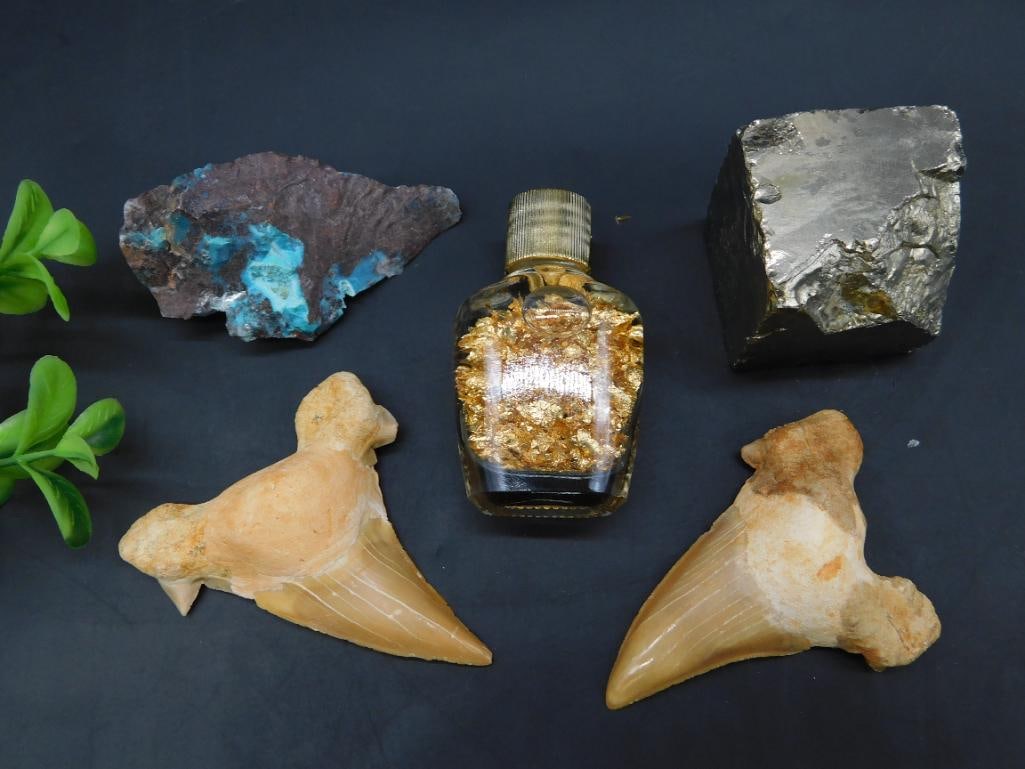 MIXED LOT ROCK STONE LAPIDARY SPECIMEN: MIXED LOT ROCK STONE LAPIDARY SPECIMEN - Part of our Discover Golden Attic, Crystals and Gems auction at HATMAN'S Auctions! Please see photos for measurements and condition. YES, we have in-house