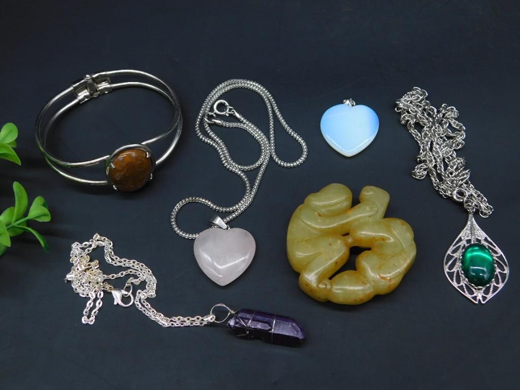 MIXED JEWELRY LOT ROCK STONE LAPIDARY SPECIMEN: MIXED JEWELRY LOT ROCK STONE LAPIDARY SPECIMEN - Part of our Discover Golden Attic, Crystals and Gems auction at HATMAN'S Auctions! Please see photos for measurements and condition. YES, we have