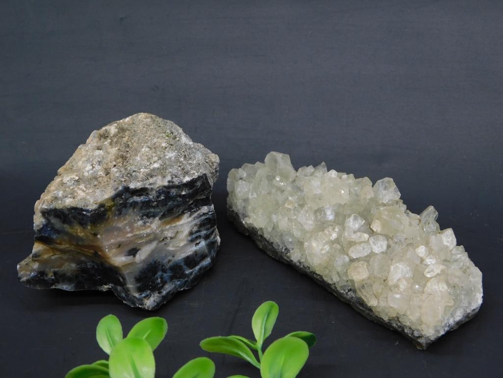 MIXED ROUGH LOT ROCK STONE LAPIDARY SPECIMEN: MIXED ROUGH LOT ROCK STONE LAPIDARY SPECIMEN - Part of our Discover Golden Attic, Crystals and Gems auction at HATMAN'S Auctions! Please see photos for measurements and condition. YES, we have in-hous