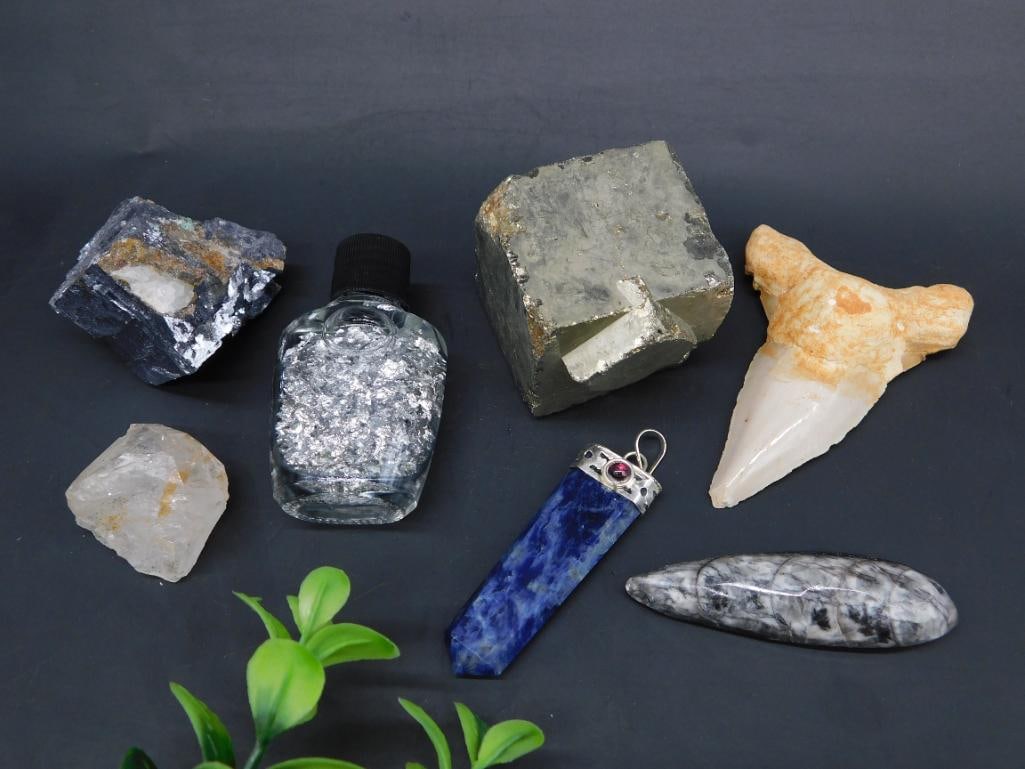 MIXED LOT ROCK STONE LAPIDARY SPECIMEN: MIXED LOT ROCK STONE LAPIDARY SPECIMEN - Part of our Discover Golden Attic, Crystals and Gems auction at HATMAN'S Auctions! Please see photos for measurements and condition. YES, we have in-house
