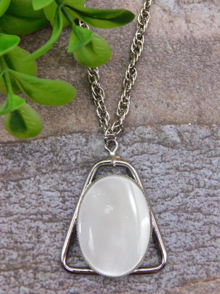 GENUINE STONE PENDANT ON CHAIN NECKLACE: GENUINE STONE PENDANT ON CHAIN NECKLACE - Part of our Discover Golden Attic, Crystals and Gems auction at HATMAN'S Auctions! Please see photos for measurements and condition. YES, we have in-house