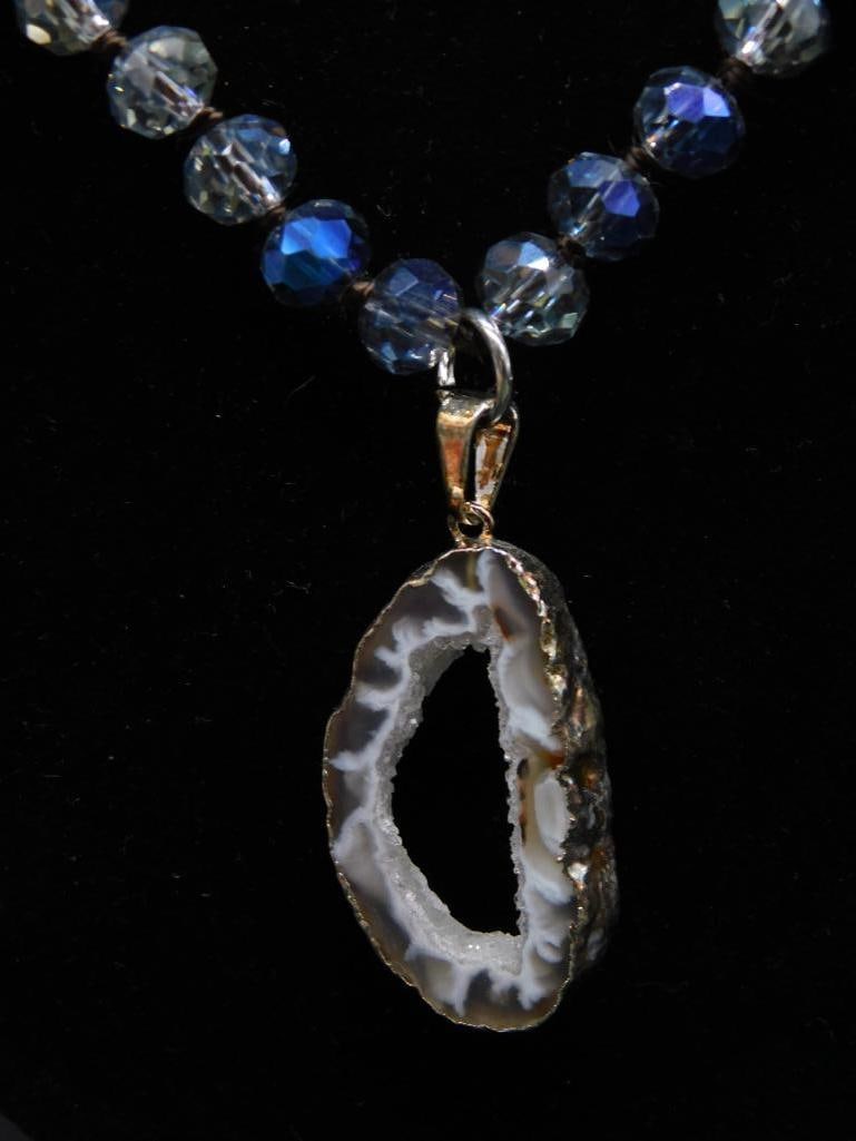 GEODE SLICE PENDANT ON SPARKLE BEAD NECKLACE ROCK STONE LAPIDARY SPECIMEN: GEODE SLICE PENDANT ON SPARKLE BEAD NECKLACE ROCK STONE LAPIDARY SPECIMEN - Part of our Discover Golden Attic, Crystals and Gems auction at HATMAN'S Auctions! Please see photos for measurements and