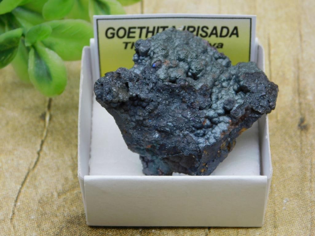 GOETHITA IRISADA ROCK STONE LAPIDARY SPECIMEN: GOETHITA IRISADA ROCK STONE LAPIDARY SPECIMEN - Part of our Discover Golden Attic, Crystals and Gems auction at HATMAN'S Auctions! Please see photos for measurements and condition. YES, we have