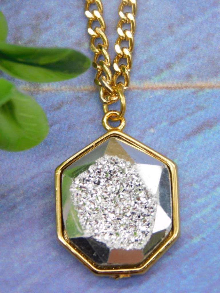 DRUZY TITANIUM PENDANT ON CHAIN NECKLACE ROCK STONE LAPIDARY SPECIMEN: DRUZY TITANIUM PENDANT ON CHAIN NECKLACE ROCK STONE LAPIDARY SPECIMEN - Part of our Discover Golden Attic, Crystals and Gems auction at HATMAN'S Auctions! Please see photos for measurements and