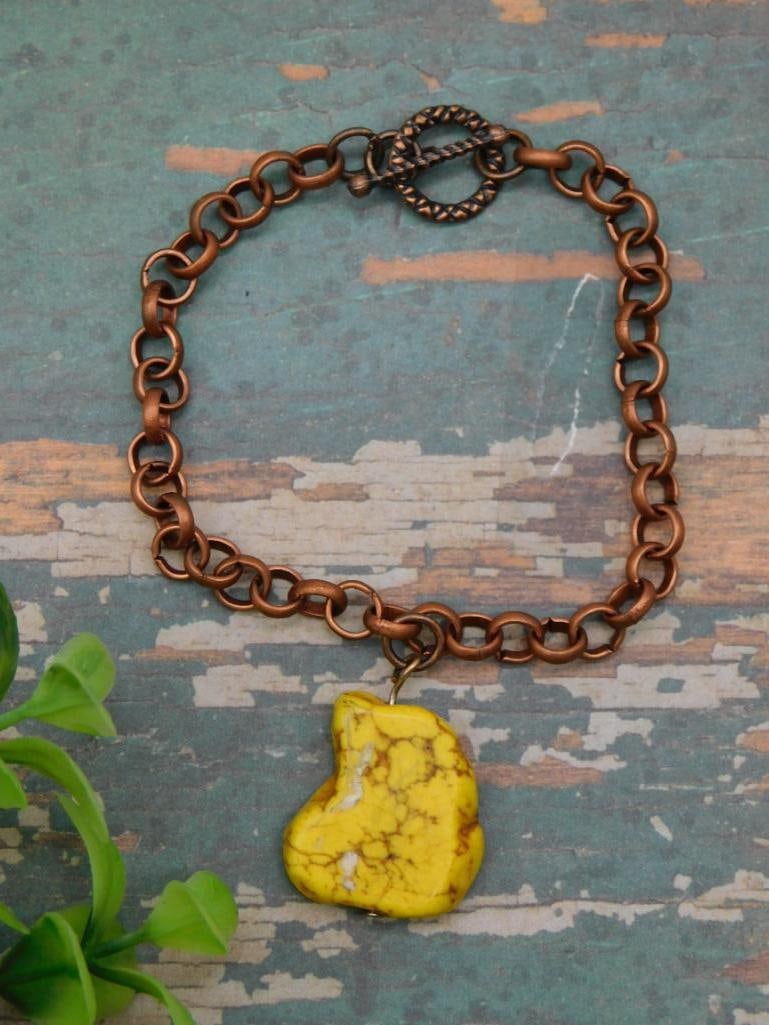 GENUINE STONE PENDANT ON CHAIN NECKLACE ROCK STONE LAPIDARY SPECIMEN: GENUINE STONE PENDANT ON CHAIN NECKLACE ROCK STONE LAPIDARY SPECIMEN - Part of our Discover Golden Attic, Crystals and Gems auction at HATMAN'S Auctions! Please see photos for measurements and