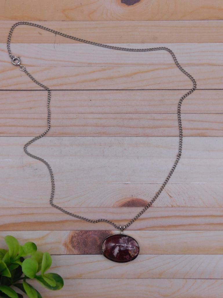STONE PENDANT ON CHAIN NECKLACE ROCK STONE LAPIDARY SPECIMEN: STONE PENDANT ON CHAIN NECKLACE ROCK STONE LAPIDARY SPECIMEN - Part of our Discover Midnight Market, Crystals and Gems auction at HATMAN'S Auctions! Please see photos for measurements and condition.