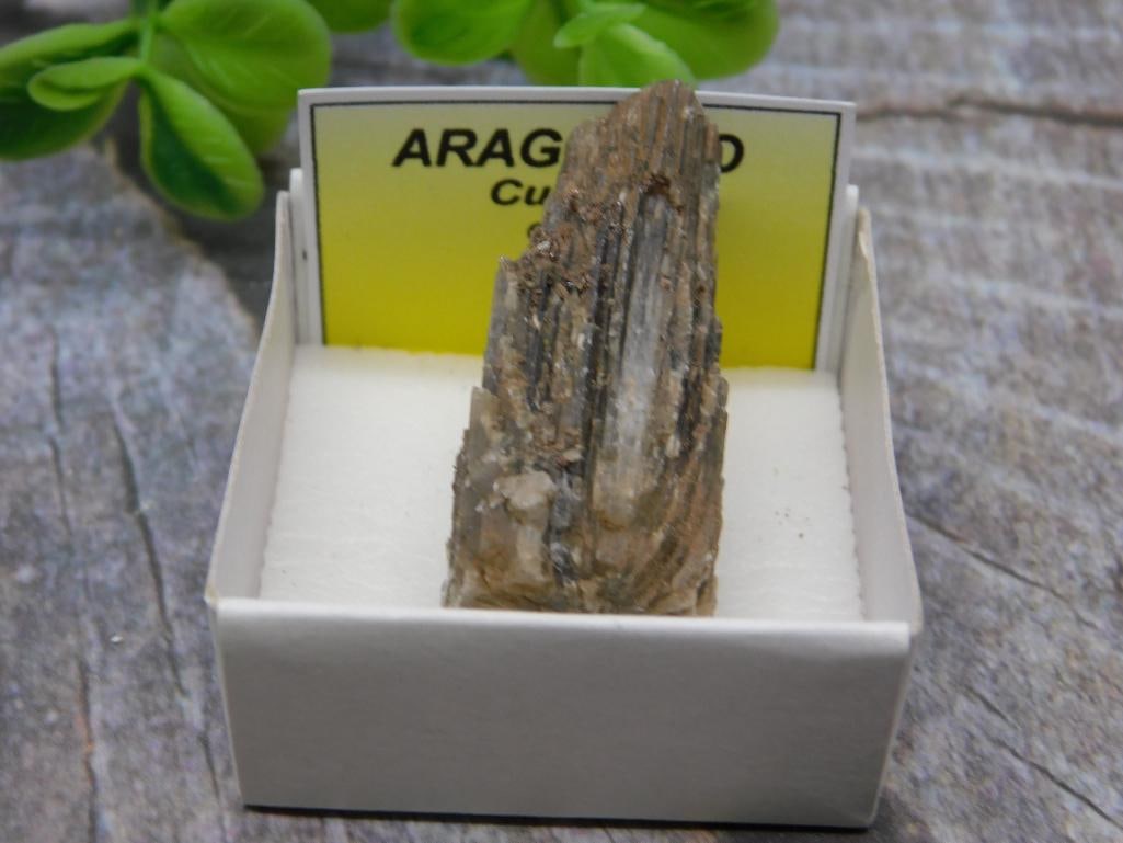 ARAGONITE ROCK STONE LAPIDARY SPECIMEN: ARAGONITE ROCK STONE LAPIDARY SPECIMEN - Part of our Discover Midnight Market, Crystals and Gems auction at HATMAN'S Auctions! Please see photos for measurements and condition. YES, we have in-house