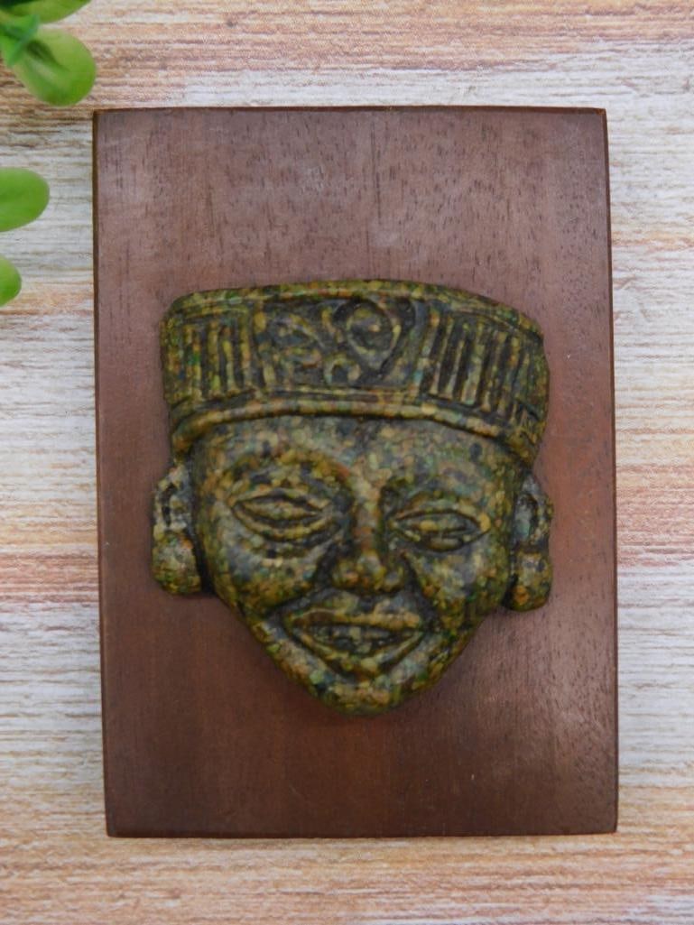 VINTAGE CAST INCA AZTEC WOODEN WALL HANGING: VINTAGE CAST INCA AZTEC WOODEN WALL HANGING - Part of our Discover Midnight Market, Crystals and Gems auction at HATMAN'S Auctions! Please see photos for measurements and condition. YES, we have