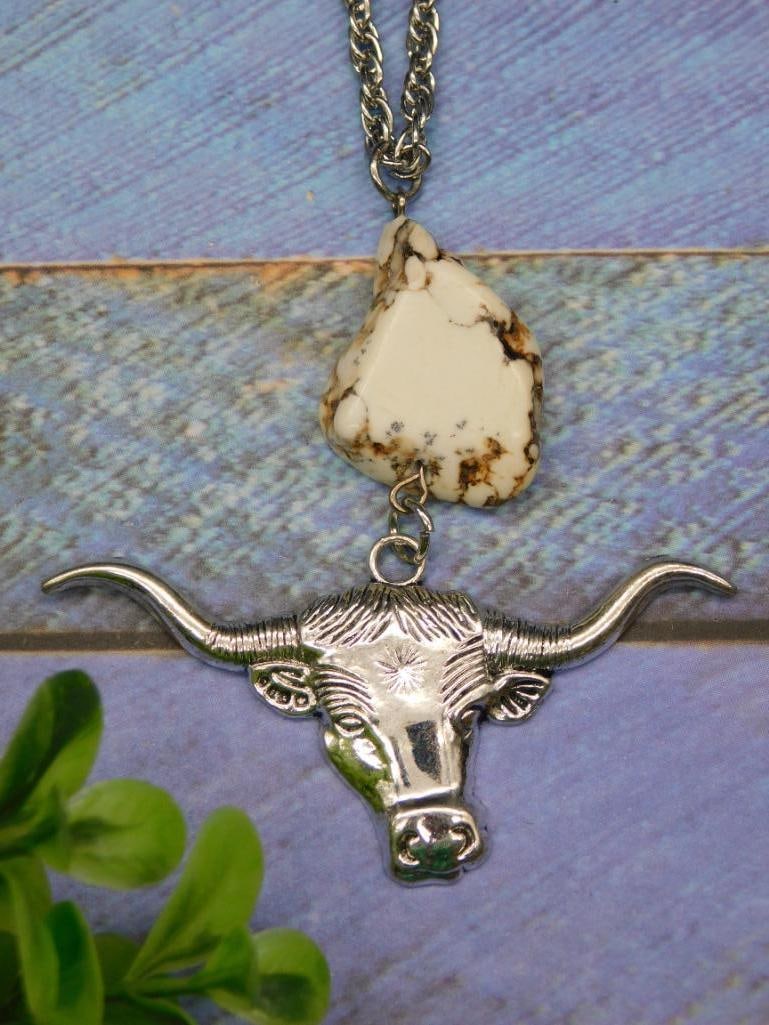 COW HEAD AND STONE PENDANT ON CHAIN NECKLACE ROCK STONE LAPIDARY SPECIMEN: COW HEAD AND STONE PENDANT ON CHAIN NECKLACE ROCK STONE LAPIDARY SPECIMEN - Part of our Discover Midnight Market, Crystals and Gems auction at HATMAN'S Auctions! Please see photos for measurements