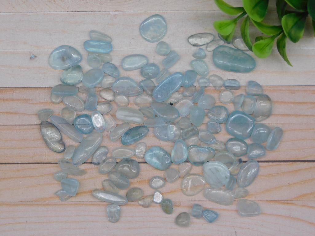 AQUAMARINE ROCK STONE LAPIDARY SPECIMEN: AQUAMARINE ROCK STONE LAPIDARY SPECIMEN - Part of our Discover Midnight Market, Crystals and Gems auction at HATMAN'S Auctions! Please see photos for measurements and condition. YES, we have in-house