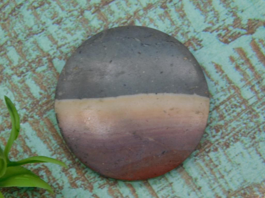 CABOCHON ROCK STONE LAPIDARY SPECIMEN: CABOCHON ROCK STONE LAPIDARY SPECIMEN - Part of our Discover Midnight Market, Crystals and Gems auction at HATMAN'S Auctions! Please see photos for measurements and condition. YES, we have in-house