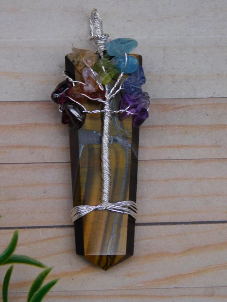 MIXED STONE PENDANT ROCK STONE LAPIDARY SPECIMEN: MIXED STONE PENDANT ROCK STONE LAPIDARY SPECIMEN - Part of our Discover Midnight Market, Crystals and Gems auction at HATMAN'S Auctions! Please see photos for measurements and condition. YES, we have