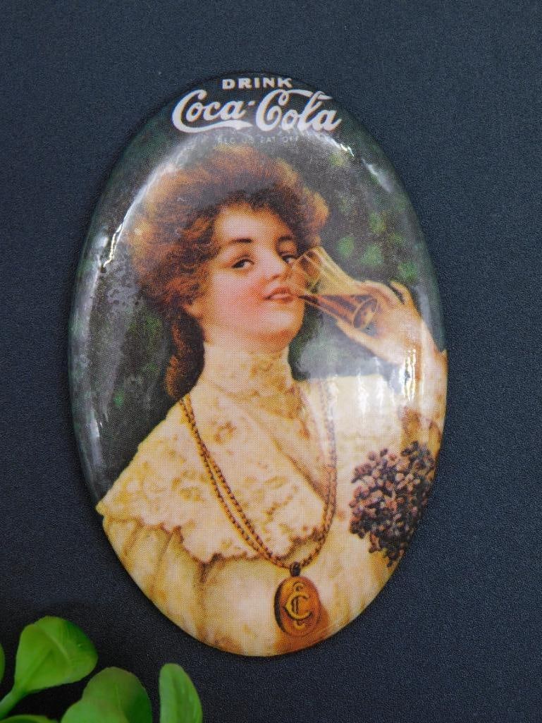 COCA-COLA ADVERTISING POCKET MIRROR VINTAGE ANTIQUE (1 of 2)