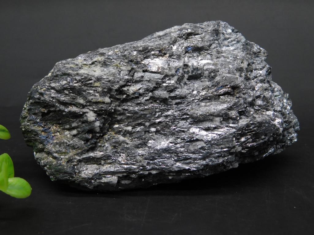 ROCK STONE LAPIDARY SPECIMEN: ROCK STONE LAPIDARY SPECIMEN - Part of our Discover Midnight Market, Crystals and Gems auction at HATMAN'S Auctions! Please see photos for measurements and condition. YES, we have in-house shipping!