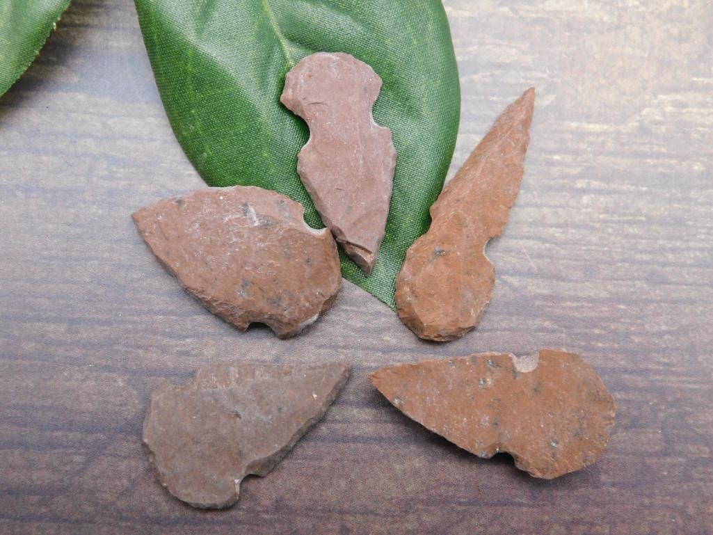 HAND KNAPPED ARTIFACT TOOLS ROCK STONE LAPIDARY SPECIMEN: HAND KNAPPED ARTIFACT TOOLS ROCK STONE LAPIDARY SPECIMEN - Part of our Discover Midnight Market, Crystals and Gems auction at HATMAN'S Auctions! Please see photos for measurements and condition. YES, 