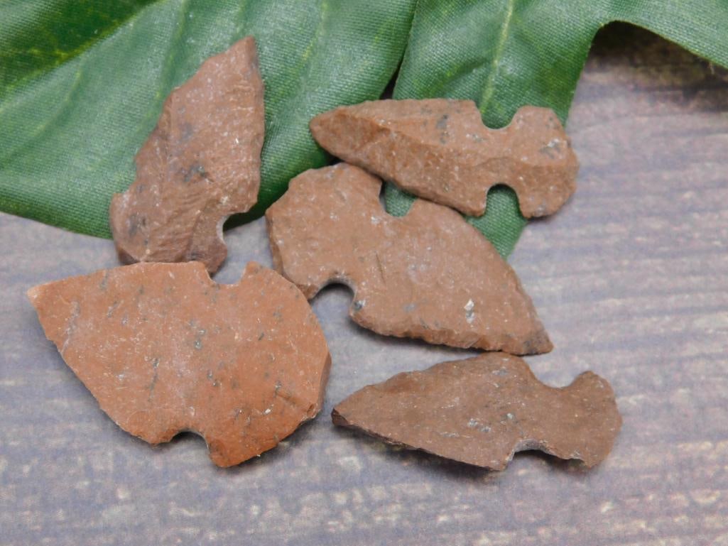 HAND KNAPPED ARTIFACT TOOLS ROCK STONE LAPIDARY SPECIMEN: HAND KNAPPED ARTIFACT TOOLS ROCK STONE LAPIDARY SPECIMEN - Part of our Discover Midnight Market, Crystals and Gems auction at HATMAN'S Auctions! Please see photos for measurements and condition. YES,
