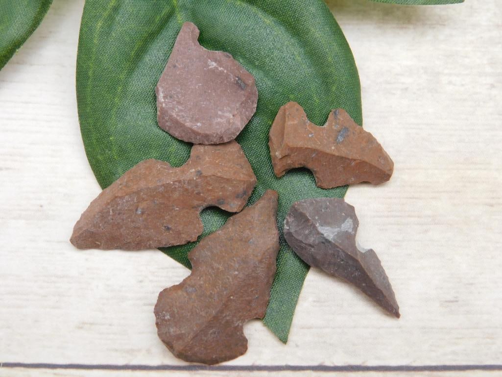 HAND KNAPPED ARTIFACT TOOLS ROCK STONE LAPIDARY SPECIMEN: HAND KNAPPED ARTIFACT TOOLS ROCK STONE LAPIDARY SPECIMEN - Part of our Discover Midnight Market, Crystals and Gems auction at HATMAN'S Auctions! Please see photos for measurements and condition. YES,