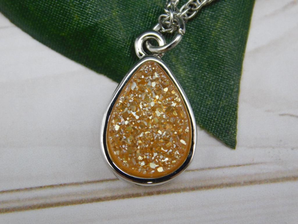 SPECIAL JEWELRY SALE! SEE PHOTOS FOR DETAILS: SPECIAL JEWELRY SALE! SEE PHOTOS FOR DETAILS - Part of our Discover Midnight Market, Crystals and Gems auction at HATMAN'S Auctions! Please see photos for measurements and condition. YES, we have
