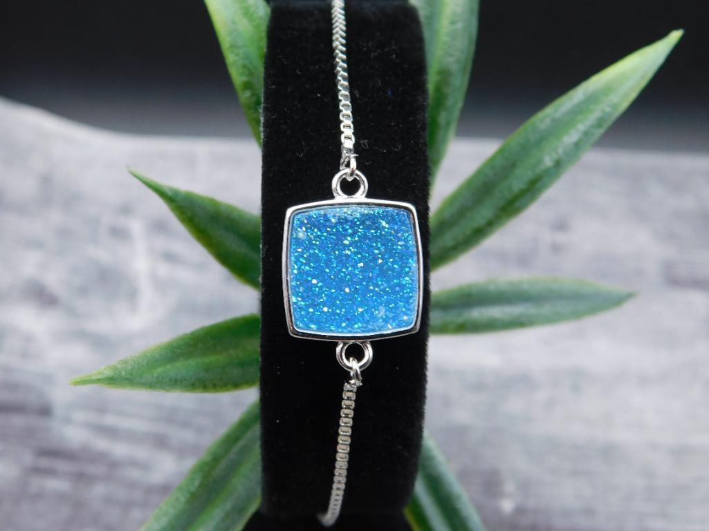 SPECIAL JEWELRY SALE! SEE PHOTOS FOR DETAILS: SPECIAL JEWELRY SALE! SEE PHOTOS FOR DETAILS - Part of our Discover Midnight Market, Crystals and Gems auction at HATMAN'S Auctions! Please see photos for measurements and condition. YES, we have in-h